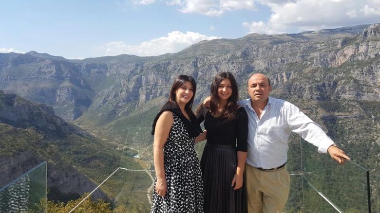 Luiz Ejlli flet për lidhjen me vajzën e Jozefina Topallit: Ishte si një flluskë sapuni