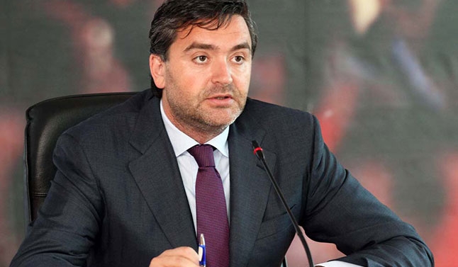 Ministri Klosi: Ka njerëz të papërgjegjshëm, kanalet i kanë mbushur me plehra
