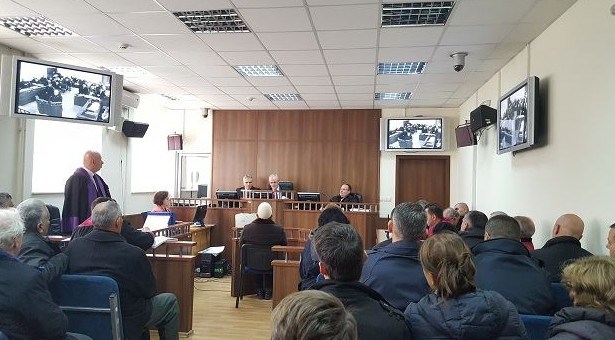 Babai shpërthen në lot: Ma vranë se ma vranë djalin, po pse me ia djegë trupin