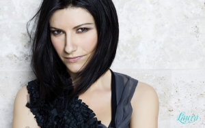 Laura Pausini surprizon fansat