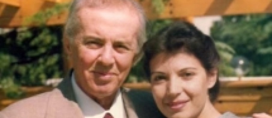 S’do ta besoni kush e eleminoi Enver Hoxhën, nusja e djalit të tij bën deklaratën e rëndë