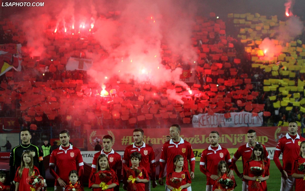 VIDEO-Skandal +18/ Tifozja Partizanit ul brekët dhe… në mes të stadiumit