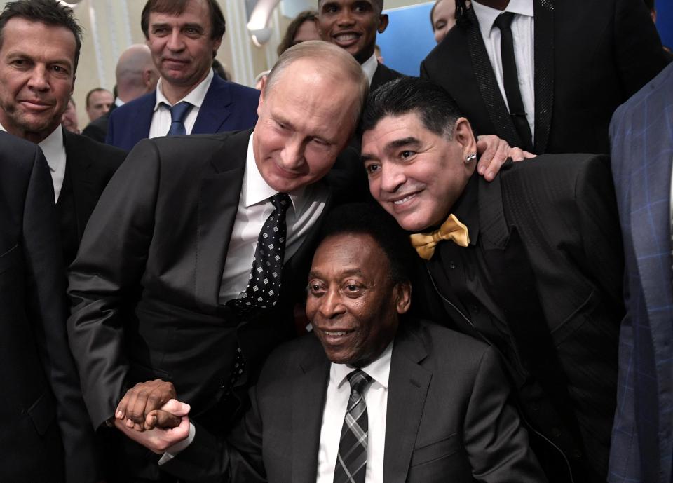 Maradona puth Pelenë në Kremlin. Fotot ndër vite të takimeve të dy rivalëve të mëdhenj