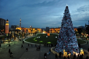 Festa e Fundvitit, Veliaj ndez dritat e pemës së Krishtlindjeve në Tiranë