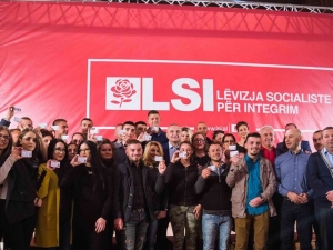 Deputetja e LSI: Policia më dhunoi kur po ndihmoja një grua e cila kishte…