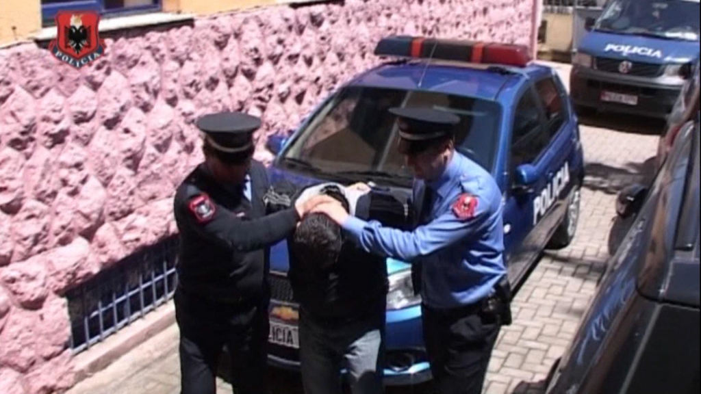 Arrestohet “skifteri” Shkodranë duke pirë kafe/ Policia e kërkonte prej kohësh