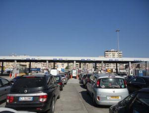 Festat e fundvitit/Fluks i madh levizjesh dhe makinash