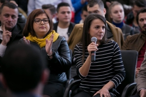 ‘Si ndihet Rudina Hajdari në Kuvend, kur shikon se ka përballë Ruçin?’ Ja përgjigja