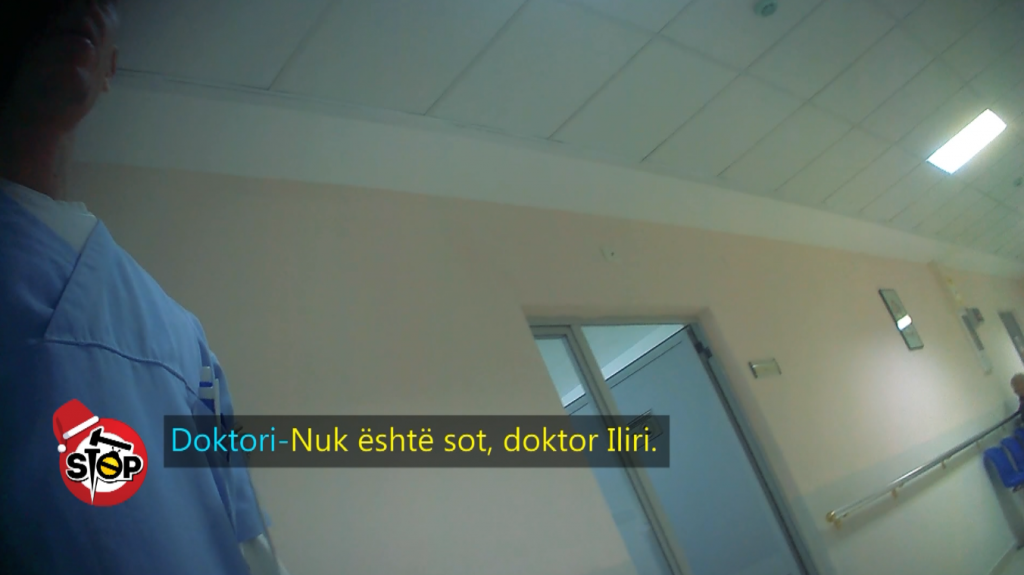 Skandali/ Kirurgët në gjumë në shtëpi, por paguhen si në punë… (VIDEO)