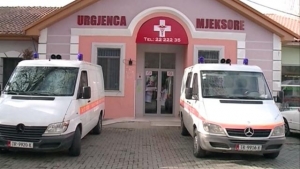Shefi i urgjencës së Korçës, një pijanec që rri gjithë ditën te lokali përballë spitalit” (FOTO+VIDEO)