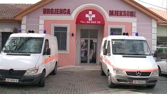 Shefi i urgjencës së Korçës, një pijanec që rri gjithë ditën te lokali përballë spitalit” (FOTO+VIDEO)