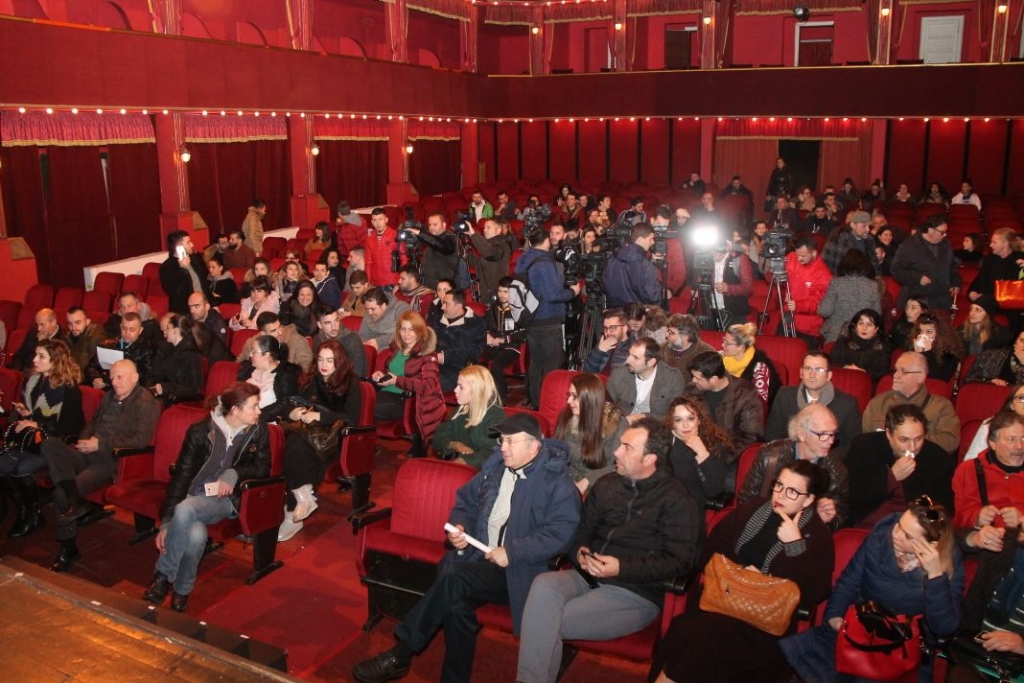 Nuk di ç’plasje kanë’/ Artistët e Teatrit Kombëtar përgjigje Ramës, sot…