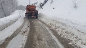 Vendi nën mbretërinë e dëborës , në Pukë arrin 2 metra. Ja zonat e bllokuara