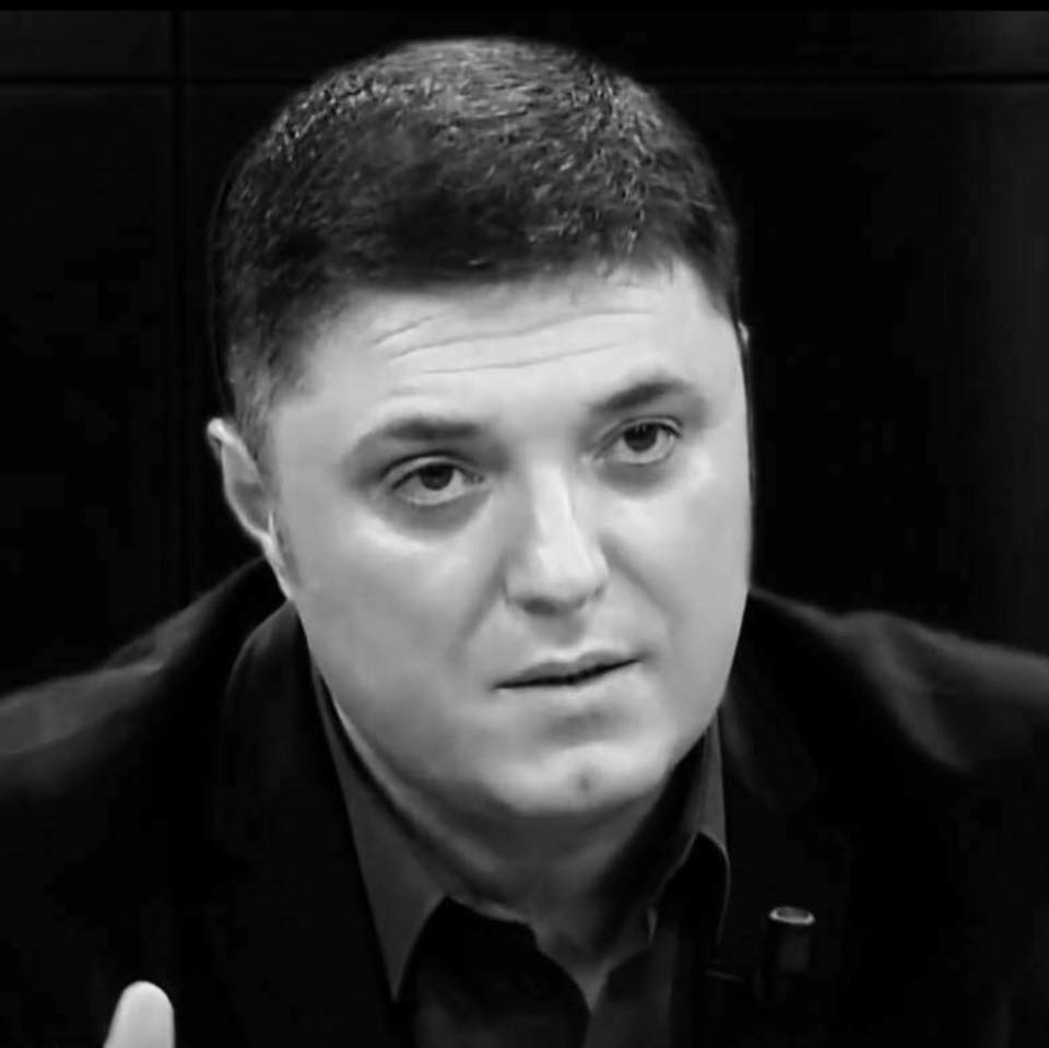 Kreshnik Çollaku: Spiunët dhe të marrët e vendit tim…