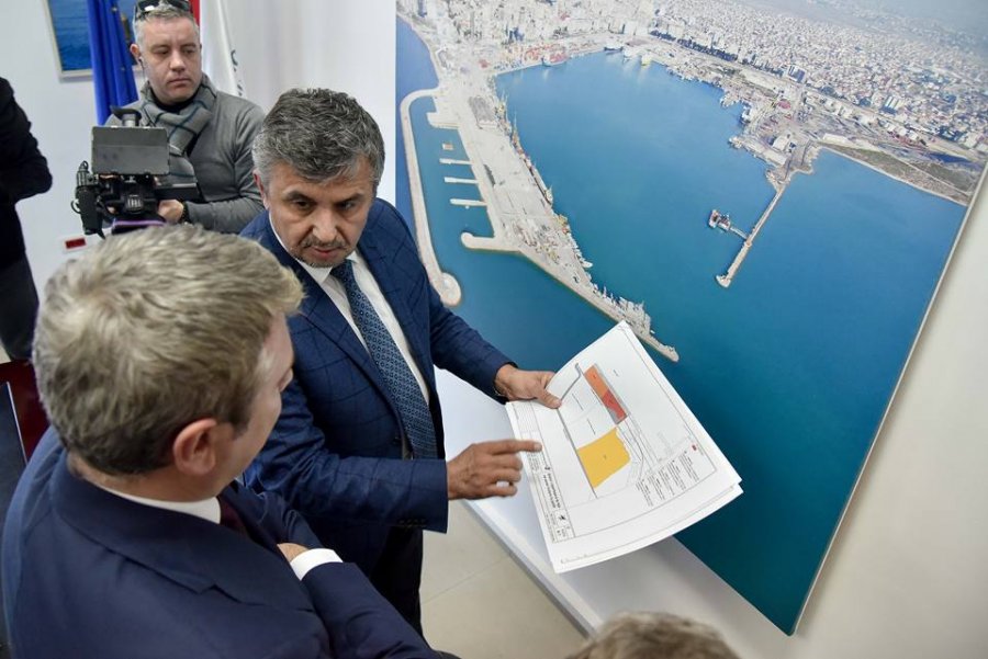 Misteret e shkarkimit të kreut të Portit Durrës në prag të hapjes së tenderit 10 milionë euro