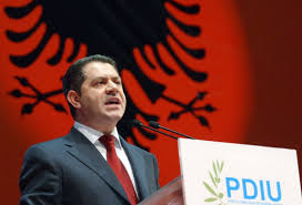 Idrizi : Nuk ka burrë none dhe as palaço që heq emrin Çamëri