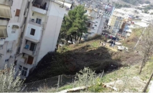 Boshatiset pallati i rrezikuar në Gjirokastër, natën do ruhet me policë