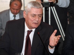 Dash Shehu akuzon: Po rivendoset kufiri i vizave, Evropa po na rrethon”