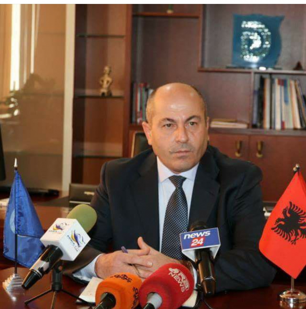 Revoltohet demokrati Stafa:Burra me “të kuqtë” e buzëve, vështirë se ngjallin shpresë për fitore përballë Dakos në Durrës….