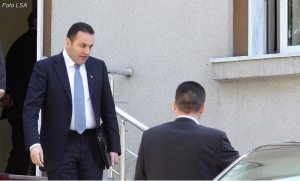 Llalla zhvendoset në Gjermani, kërkon strehim….