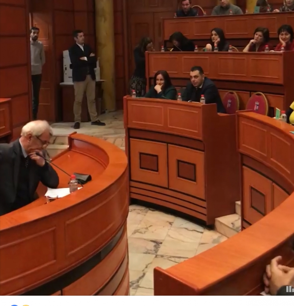 VIDEO/Një skandal në mbledhjen e Këshillit Bashkiak në Tiranë
