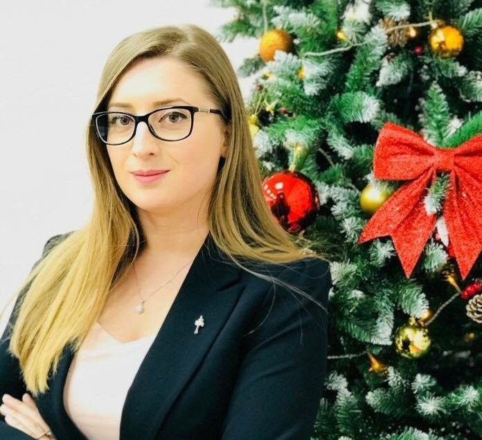 Gazetarja Esiona Konomi:Ramës ja sjellin pjesëmarrësit në takime me porosi