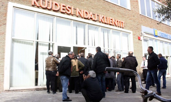 Skema e mbifaturimit; OSHEE nën akuzë se i ngarkoi humbjet konsumatorëve