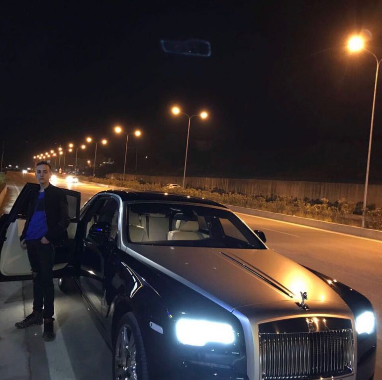 Fotot/ Adriatik Llalla “non grata” në SHBA, djali i tij 16 vjeçar me “Rolls Royce” 263 mijë euro