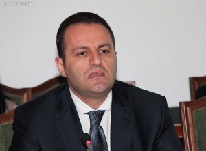 Ish Kryeprokurori rrezikon burgun