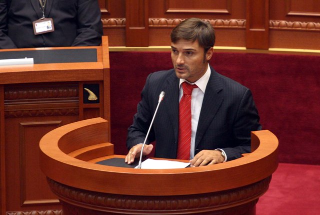 VIDEO/ Nis Kuvendi, Alibaej akuza Ministres së Drejtësisë për Seitajn