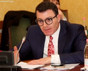 Pasuria e deputetit doganier milona…..