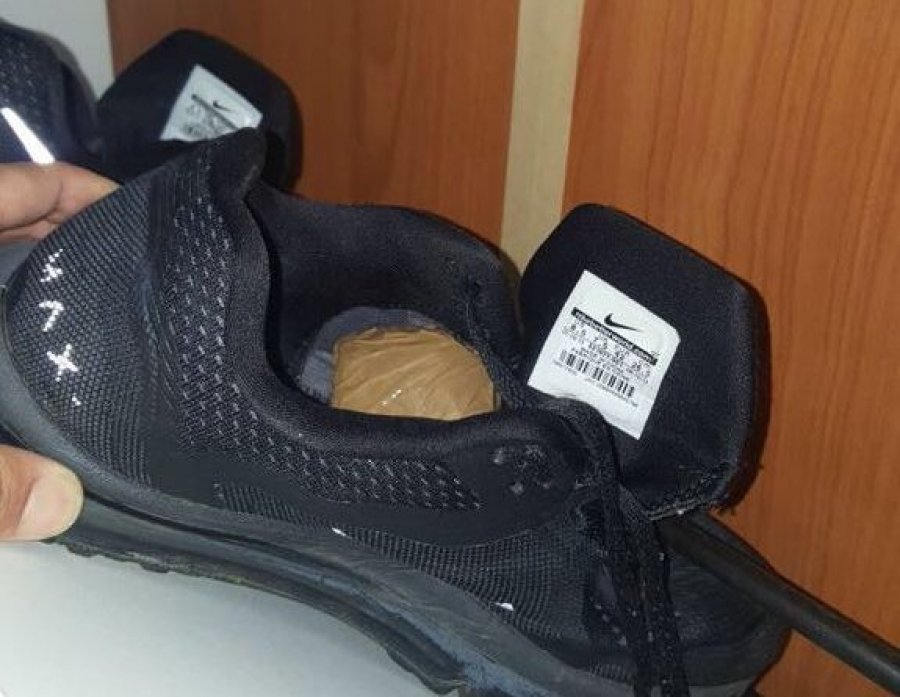 Kokaina fshehur në këpucë, arrestohen dy shqiptarë