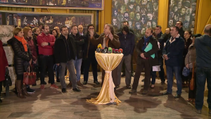 Shikojeni këtë VIDEO/ Revoltohet artisti: Qeveritarët me vila 5 milionë euro. Për kë flet Asqeriu