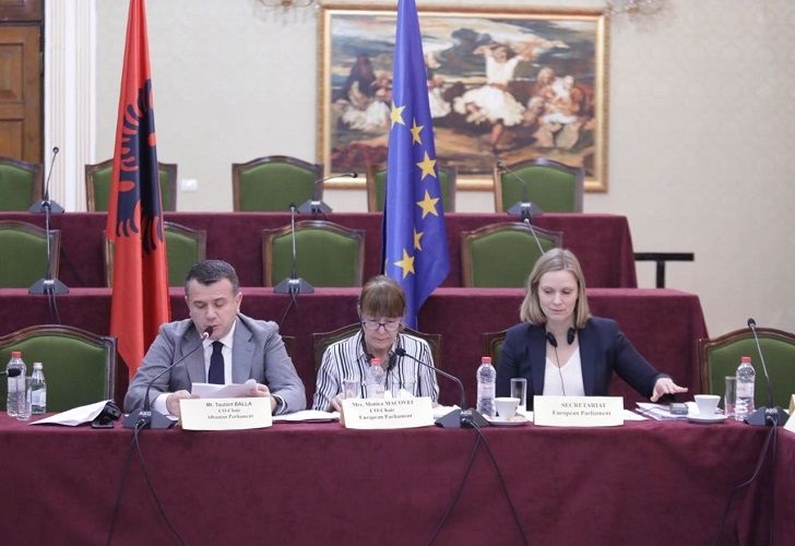 Zyrtarja e BE: Jo lojëra politike me drogën