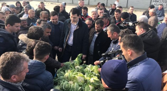 Basha  në Divjakë: Protestoni para kryeministrisë kundër braktisjes nga qeveria