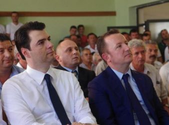 Dorëzimi i mandatit nga Halimi/ Patozi: Luli, E DOJA, POR S’MË DESHI…