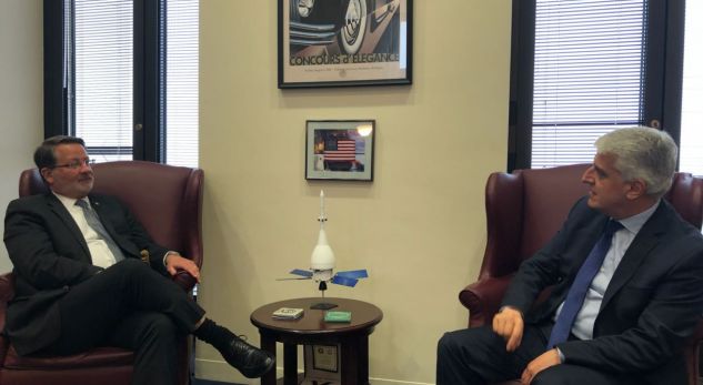 Majko takon senatorin e Miçiganit, flitet për deportimin e shqiptarëve nga Amerika