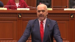 RAMA ‘UA PRET SHKURT’ AKTORËVE DHE PEDAGOGËVE: TEATRI DO SHEMBET, LIGJI I ARSIMIT TË LARTË ËSHTË I DUHURI