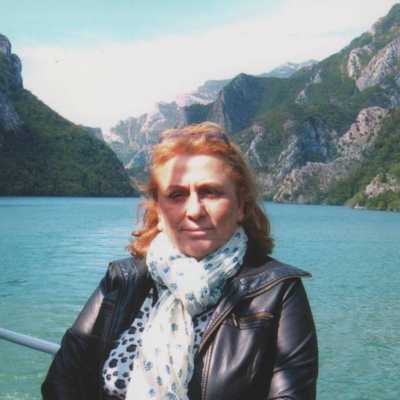 “O qelbësirë grua, o qelbësirë burrë, shto përpara fjalët “për mendimin tim” dhe pastaj ta thuash opinionin…
