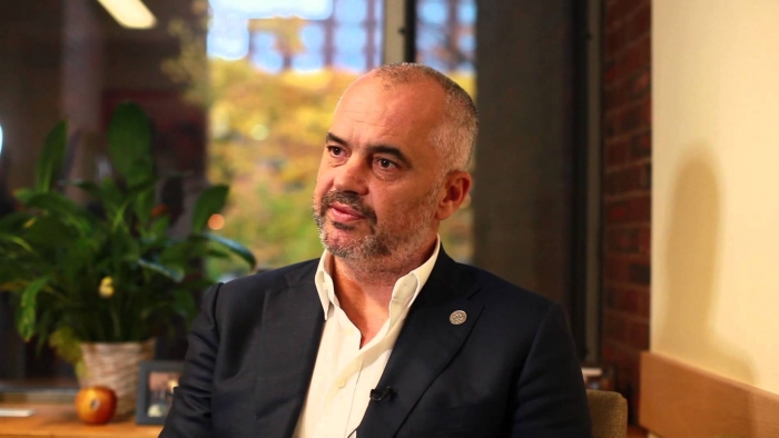 RAMA PUBLIKON PAMJET E FIERIT MBRËMË