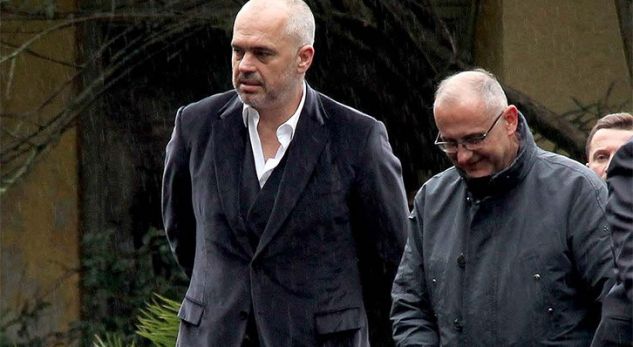 Neroni dogji Romën, Rama djeg Teatrin Kombëtar…