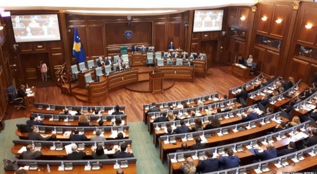 Demarkacioni në duart e dy deputetëve