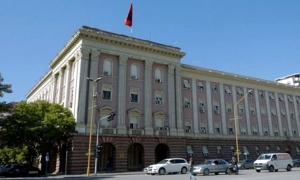 Mblidhet “Legjislacioni”, PD: Të shkarkojmë Arta Markun. PS: U zgjodh konform Kushtetutës