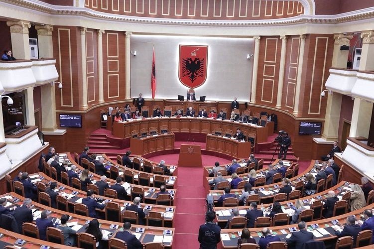 Vota e secilit deputet për demarkacionin /PRO dhe KUNDËR
