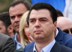 Mediat e Berishës sulmojnë Bashën