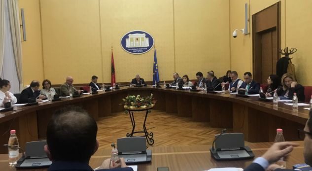 PD kërkon ndërprerjen e mandatit për Arta Markun, Bylykbashi: Ta vëmë Kushtetutën në shina