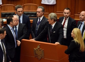 Berisha paralajmërim të fortë Ramës për marrëveshjen e detit: E kalon po kalove mbi trupat tanë!