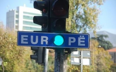 Integrimi në BE, Financial Times: Shqipëria mund të parakalojë Serbinë