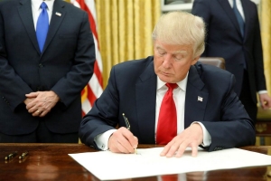 Presidenti amerikan Trump i dërgon letër Hashim Thaçit, ja ç’shkruan në të