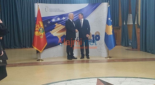 Veseli pret në takim kryeministrin malazez, Markoviq
